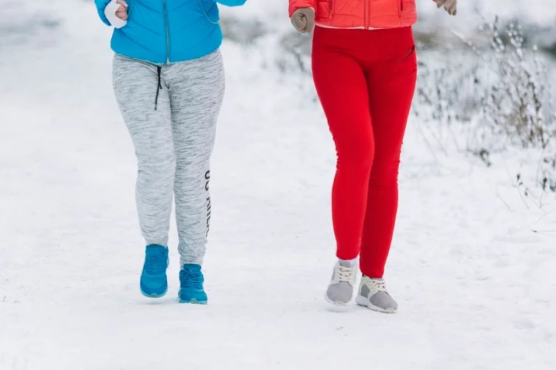 Bieg mikołajkowy na stadionie OSiR w Raciborzu